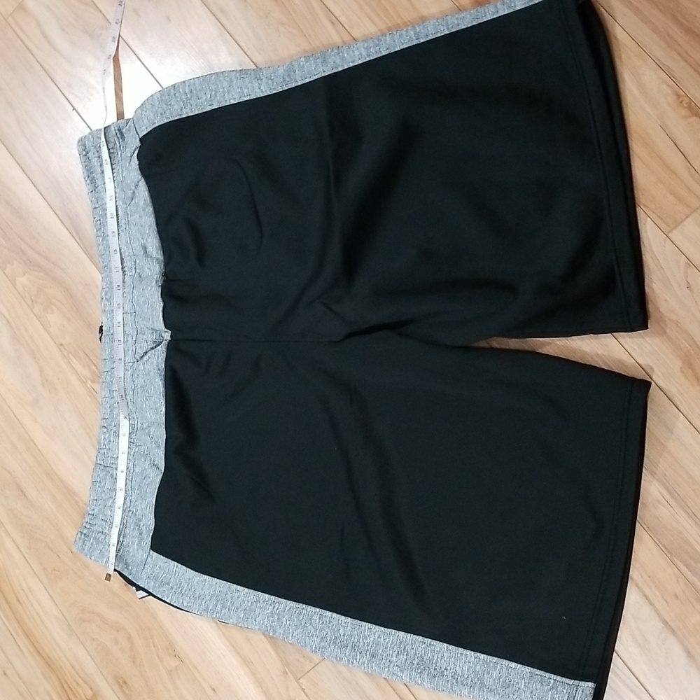 5X New Akademiks short